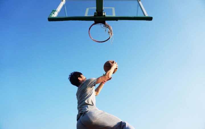 Hvordan de rette basketball shorts kan forbedre din præstation på banen